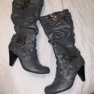 Grey Leather Boots size 9 Two Lips buckles